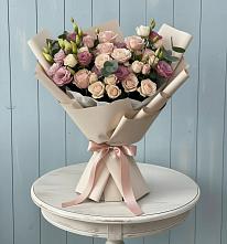 Букет цветов из:  Розы и Лизиантусы в Веселом Ставропольского края