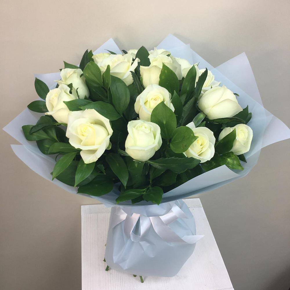 Букет 15 Белых роз Проуд в Веселом Ставропольского края