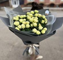 Букет Белые кустовые розы Солинеро в Веселом Ставропольского края
