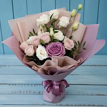 Букет цветов из:  Розы и Лизиантусы в Веселом Ставропольского края