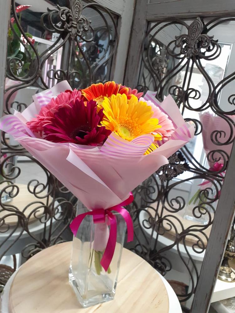 Букет цветов из: Герберы в Веселом Ставропольского края