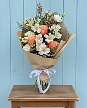 Букет цветов из:  Альстромерии, Лизиантусы, Розы и Хризантемы в Веселом Ставропольского края