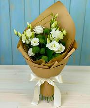 Букет цветов из:  Хризантемы и Лизиантусы в Веселом Ставропольского края