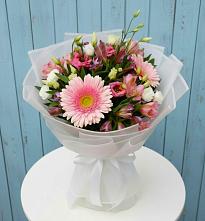Букет цветов из:  Герберы, Альстромерии и Лизиантусы в Веселом Ставропольского края
