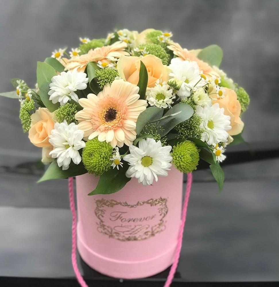 Цветочная композиция из Розы, Герберы и Хризантемы в шляпной коробке в Веселом Ставропольского края