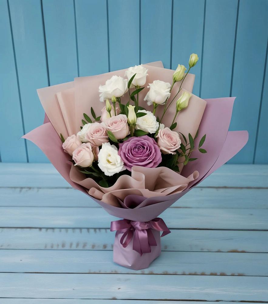 Букет цветов из: Розы и Лизиантусы в Веселом Ставропольского края